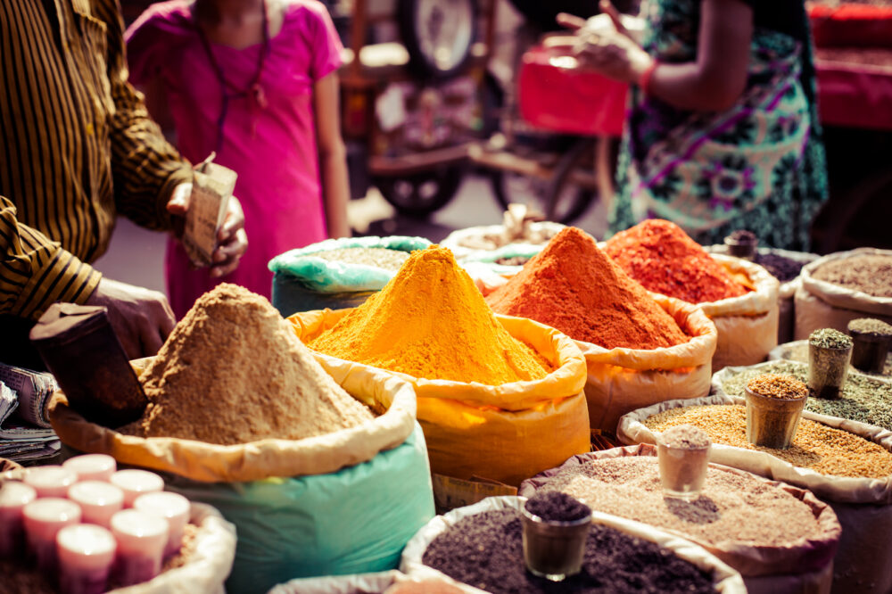 Gewürze auf Markt in Afrika / Marokko