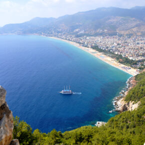 Krasses Hotel in Antalya: 8 Tage Türkei im TOP 5* Delphin Palace mit All Inclusive Plus & Flug nur 949€