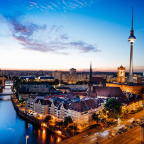 Luxus in Berlin: 2 Tage im TOP 5* Sheraton Hotel inkl. Frühstück nur 54€ Luxus in Berlin: 2 Tage im TOP 5* Sheraton Hotel inkl. Frühstück nur 54€