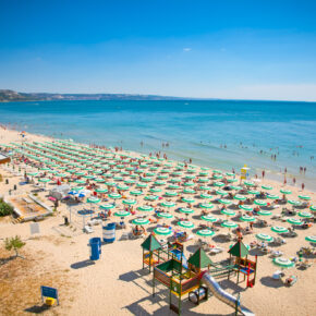 1 Woche Sonnenstrand im Sommer im TOP 4.5* Hotel mit All Inclusive, Flug, Transfer & Zug nur 349 €