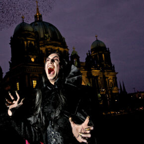 Eintritt in das Tanz der Vampire Musical + 2 Tage im TOP 4* Hotel mit Frühstück ab 99€ Eintritt in das Tanz der Vampire Musical + 2 Tage im TOP 4* Hotel mit Frühstück ab 99€