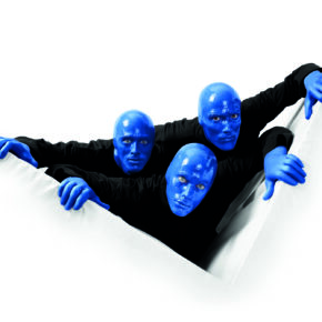 Blue Man Group: TOP 3* Hotel mit Frühstück & Show-Eintritt im BLUEMAX ab nur 109 € Blue Man Group: TOP 3* Hotel mit Frühstück & Show-Eintritt im BLUEMAX ab nur 109 €