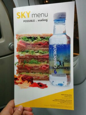 Verpflegung Vueling mit Essen und Trinken