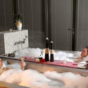 Valentinstag: 3 Tage Wellness im 4* Hotel inkl. Frühstück und Candle-Light Dinner ab 99 € Valentinstag: 3 Tage Wellness im 4* Hotel inkl. Frühstück und Candle-Light Dinner ab 99 €