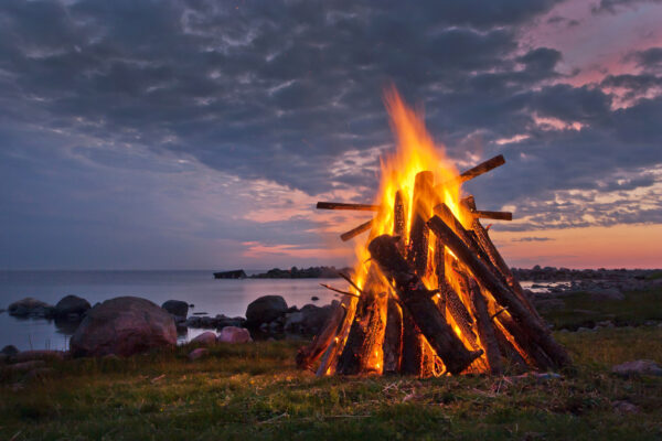 Estland Lagerfeuer