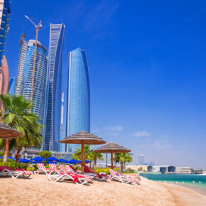 Strandurlaub: 7 Tage Abu Dhabi im TOP 4* Hotel, Frühstück, Flug & Transfer nur 284€