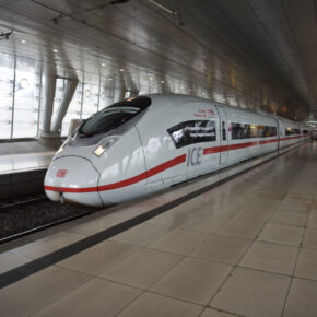 Mit der BahnCard-Aktion sparen: BahnCard 25 in der 2. Klasse für nur 25€ Mit der BahnCard-Aktion sparen: BahnCard 25 in der 2. Klasse für nur 25€