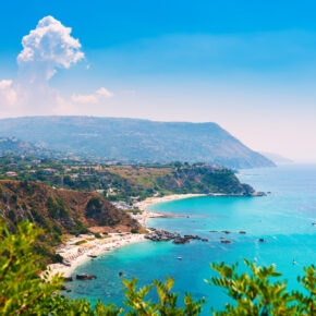 Italien: 7 Tage Kalabrien im TOP 3* Hotel mit Meerblick, HP & Flug nur 278€ Italien: 7 Tage Kalabrien im TOP 3* Hotel mit Meerblick, HP & Flug nur 278€