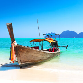 Paradiesisches Thailand: 13 Tage Phuket & Phi Phi Inseln in 4* Hotels inkl. Frühstück, Flug & Transfer für 1165€