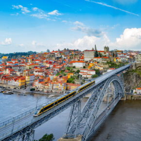 Farbenfrohes Porto: 3 Tage Städtetrip im TOP 4* Hotel mit Frühstück, Flug, Wellness & Bootstour nur 165€