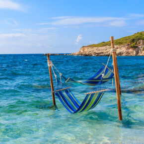 Griechenland: 7 Tage auf der Trauminsel Syros mit Strandhotel & Flug nur 83€ Griechenland: 7 Tage auf der Trauminsel Syros mit Strandhotel & Flug nur 83€