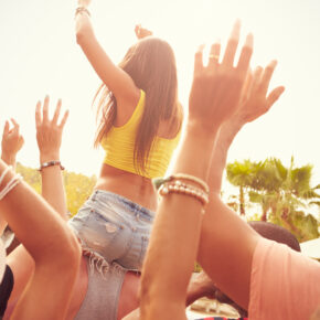 Ibiza: 5 Tage Party-Trip mit Unterkunft & Flug für 96€ Ibiza: 5 Tage Party-Trip mit Unterkunft & Flug für 96€