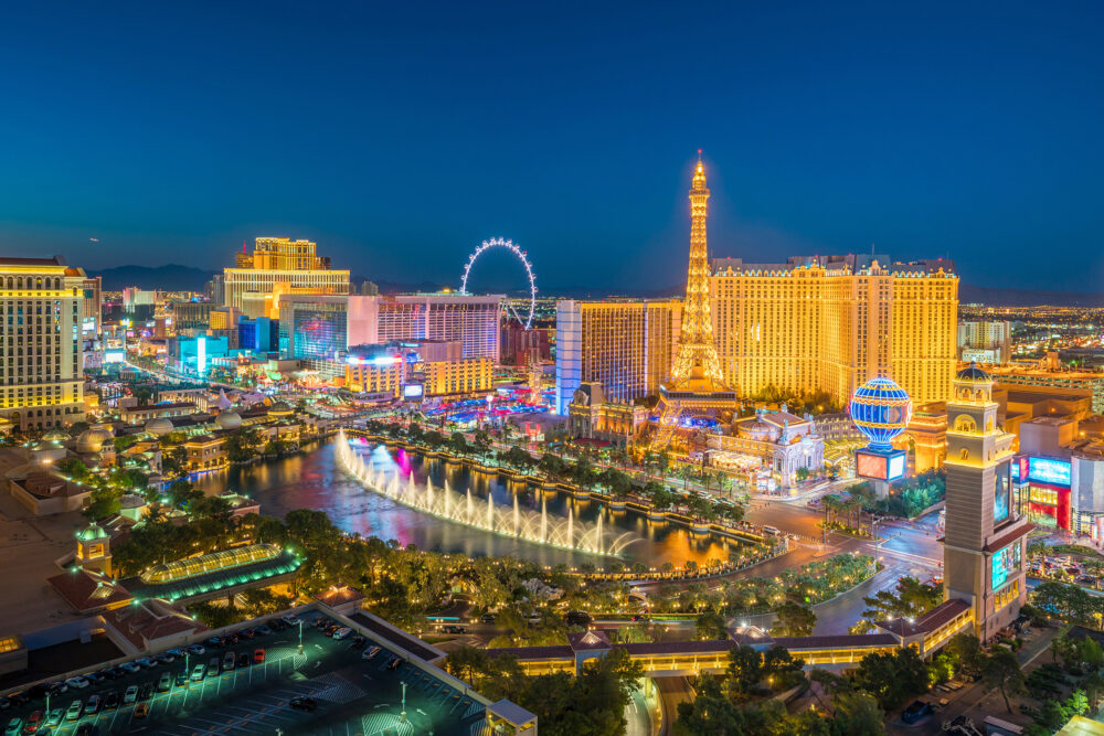 Las Vegas bei Nacht mit Springbrunnen