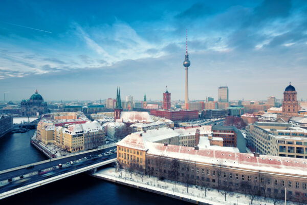 Berlin Spree Winter Fernsehturm