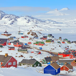 Winterwunderland: 10 Tage Erlebnisreise in Grönland mit Iglu-Übernachtung, Schneemobilfahrt, Unterkunft, Verpflegung, Flug & weiteren Extras für 3699€ Winterwunderland: 10 Tage Erlebnisreise in Grönland mit Iglu-Übernachtung, Schneemobilfahrt, Unterkunft, Verpflegung, Flug & weiteren Extras für 3699€