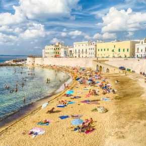 Strandurlaub in Süditalien: 8 Tage Apulien im TOP 4* Hotel in Strandnähe mit Frühstück & Flug nur 189€