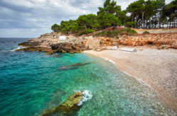 Strandurlaub in Kroatien: 4 Tage am Wochenende im 4* Hotel am Strand nur 103€