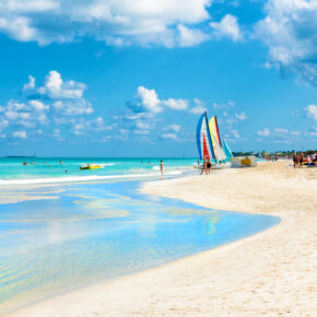 Urlaub auf Kuba: 7 Tage im 4* All Inclusive Strandhotel mit Flug, Transfer & Zug nur 459€ Urlaub auf Kuba: 7 Tage im 4* All Inclusive Strandhotel mit Flug, Transfer & Zug nur 459€