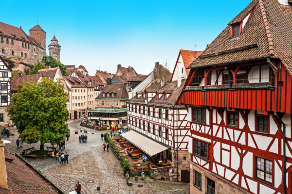 Urlaub in Bayern: Nürnberg Marktplatz Fachwerk