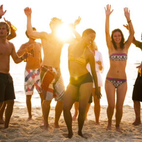 Besten Clubs & Bars auf der Partyinsel Ibiza Besten Clubs & Bars auf der Partyinsel Ibiza