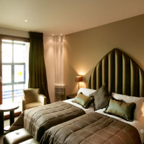 Wochenendtrip der besonderen Art: 2 Tage Belgien im TOP 4* Kirchenhotel mit Frühstück nur 59€ Wochenendtrip der besonderen Art: 2 Tage Belgien im TOP 4* Kirchenhotel mit Frühstück nur 59€