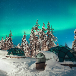 Finnland Glasiglu: 2 Tage übers Wochenende zu den Polarlichtern im 5* Resort mit Halbpension & Wellness für 139€