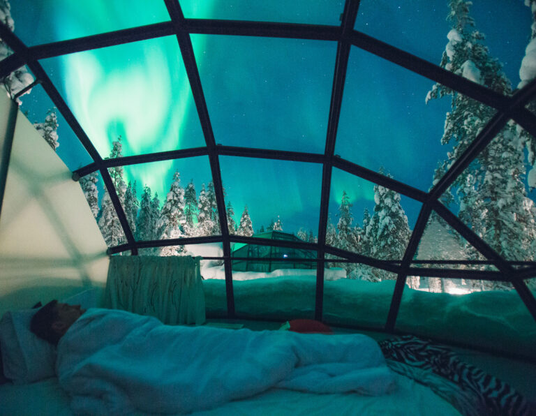 Iglu Hotels: Romantische Unterkünfte für außergewöhnliche Winterabenteuer