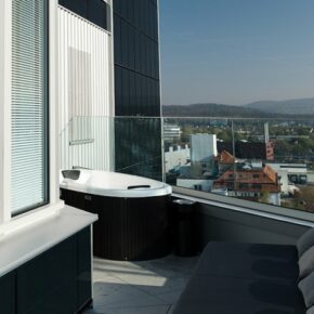 Wochenende mit Panorama-Whirlpool: 3 Tage im AquaTurm am Bodensee mit Frühstück nur 149€ Wochenende mit Panorama-Whirlpool: 3 Tage im AquaTurm am Bodensee mit Frühstück nur 149€