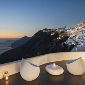 Luxus auf Santorini: 7 Tage in TOP 4* Luxus-Suite mit Meerblick, Frühstück, Flug, Transfer & Zug für 1219€ Luxus auf Santorini: 7 Tage in TOP 4* Luxus-Suite mit Meerblick, Frühstück, Flug, Transfer & Zug für 1219€
