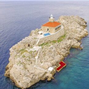 Allein, allein: 7 Tage in Kroatien auf eigener Insel mit Leuchtturm-Villa & Pool ab 321€ p.P.