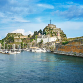 Griechenland ruft: 8 Tage Korfu mit 3* Hotel in Strandnähe & Flug für 262€
