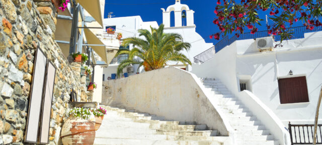Inselhopping in der Ägäis: 7 Tage Mykonos, Naxos & Santorini mit 3* Hotels, Frühstück, Flug & Transfer ab 881€