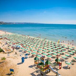 Strandurlaub in Bulgarien: 8 Tage zum Sonnenstrand im 4* Hotel mit All Inclusive & Flug ab 433€