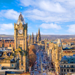 Edinburgh: 3 Tage im 3* Hotel mit Flug für NUR 170€