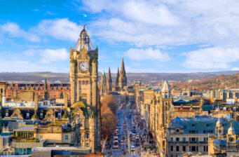 Edinburgh: 3 Tage im 3* Hotel mit Flug für NUR 170€