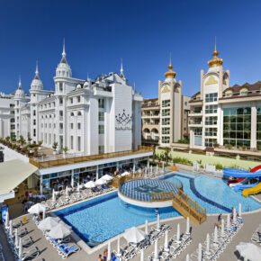 Luxus in Side: 7 Tage im TOP 5* Hotel mit All Inclusive, Flug, Transfer & Zug nur 307€ Luxus in Side: 7 Tage im TOP 5* Hotel mit All Inclusive, Flug, Transfer & Zug nur 307€