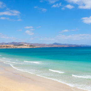 Last Minute Sonne tanken auf Fuerteventura: 7 Tage im 3* RIU All Inclusive Hotel mit Flug, Transfer & Zug nur 342€