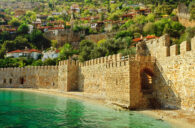Alanya: 8 Tage ins 4* Hotel mit Frühstück, Zug-zum-Flug, Transfer & Flug nur 366€