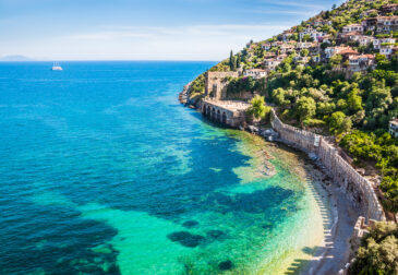2 Wochen Türkei: 14 Tage Alanya mit gutem 3* Hotel, Frühstück & Flug nur 399€