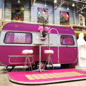 Think Pink like Barbie: 2 Tage Bonn im coolen Wohnwagen mit Frühstück nur 48€