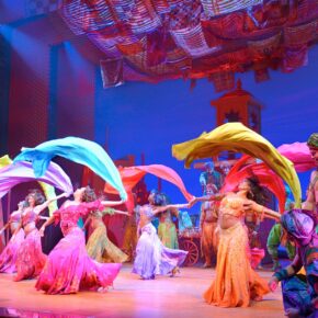 Disney Musical ALADDIN: 2 Tage Hamburg im 4* Hotel inkl. Eintrittskarten ab 99€