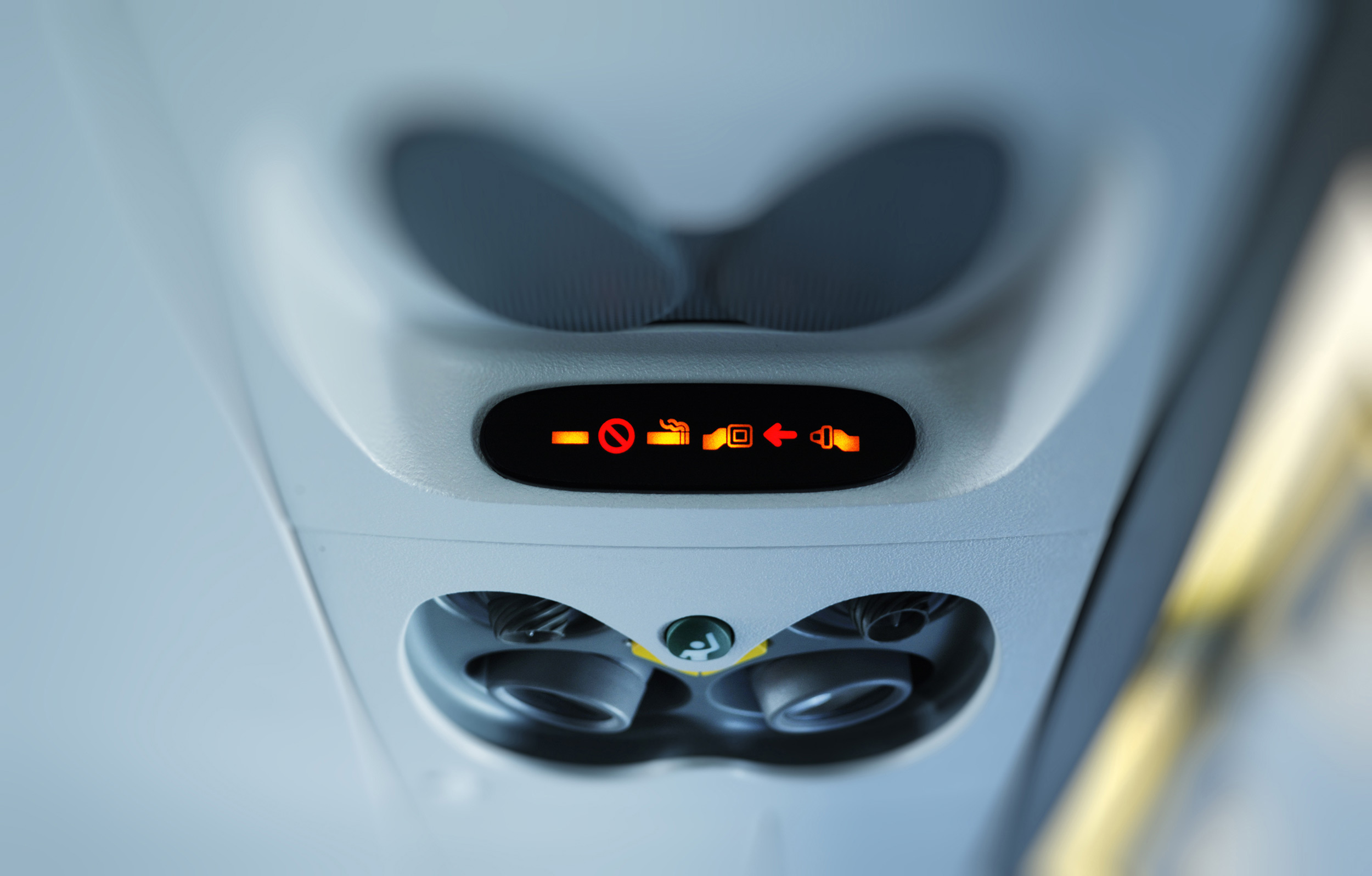 e zigarette im flugzeug rauchen E-Zigarette im Flugzeug: Sicherheit & Tipps main image 0