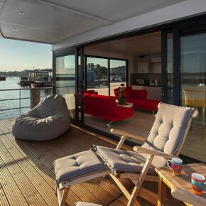 Ostsee am Wochenende: 4 Tage auf eigenem Hausboot mit Dachterrasse für 147€
