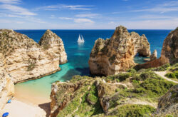 Algarve zum Schnäppchenpreis: 8 Tage inkl. 4* Hotel am Strand & Flug nur 249€