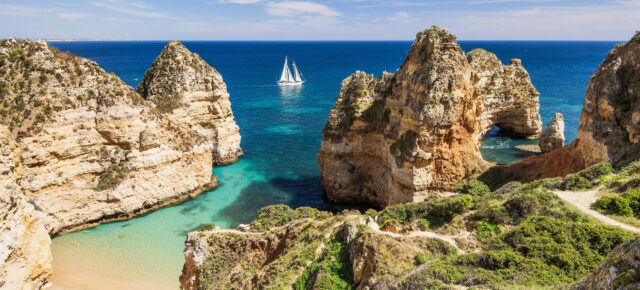 Algarve zum Schnäppchenpreis: 8 Tage inkl. 4* Hotel am Strand & Flug nur 249€