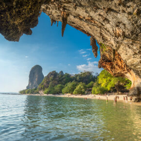 Kleine Thailand Rundreise: 11 Tage Railay Beach & Koh Phi Phi mit Unterkünften & Flug nur 407€