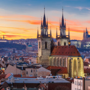 Perfekter Städtetrip nach Prag: 3 Tage übers Wochenende im zentralen 4* Hotel mit Frühstück, Flug & Wellness nur 233€