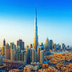 Dubai: 7 Tage im TOP 4* Hotel inkl. Halbpension, Flug, Transfer & Zug für 675€