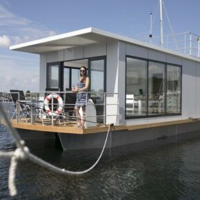 Ostsee: 8 Tage auf eigenem luxuriösen Hausboot mit Terrasse für 240€ Ostsee: 8 Tage auf eigenem luxuriösen Hausboot mit Terrasse für 240€