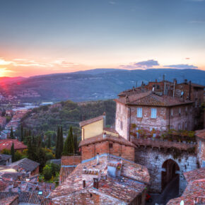 Langes Wochenende in Perugia: 4 Tage inkl. Flug & TOP Unterkunft mit Frühstück nur 105€ Langes Wochenende in Perugia: 4 Tage inkl. Flug & TOP Unterkunft mit Frühstück nur 105€